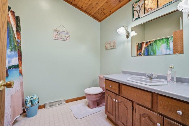 29214 Manor DRIVE, Waterford, WI 53185