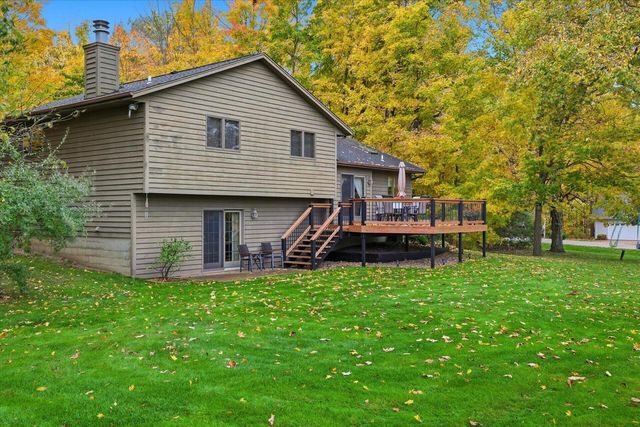 29214 Manor DRIVE, Waterford, WI 53185