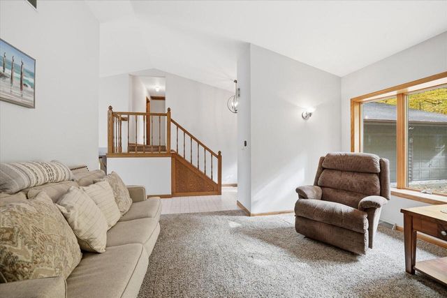 29214 Manor DRIVE, Waterford, WI 53185