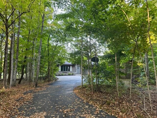 29214 Manor DRIVE, Waterford, WI 53185