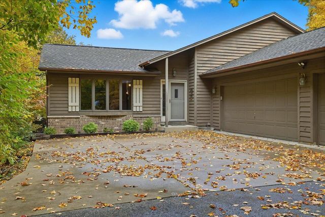 29214 Manor DRIVE, Waterford, WI 53185