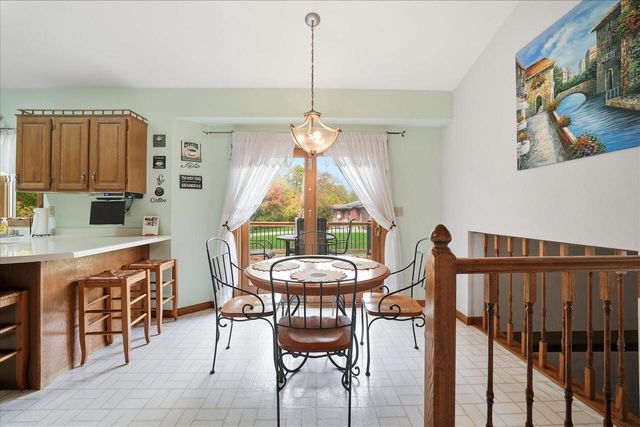 29214 Manor DRIVE, Waterford, WI 53185