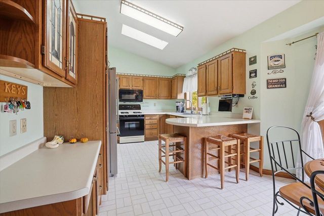 29214 Manor DRIVE, Waterford, WI 53185