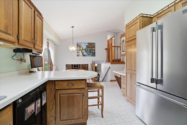 29214 Manor DRIVE, Waterford, WI 53185