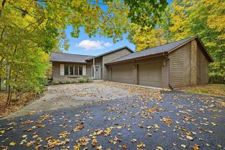 29214 Manor DRIVE, Waterford, WI 53185