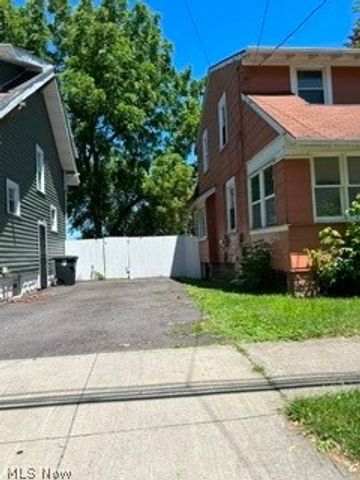1113 Santee Avenue, Akron, OH 44306