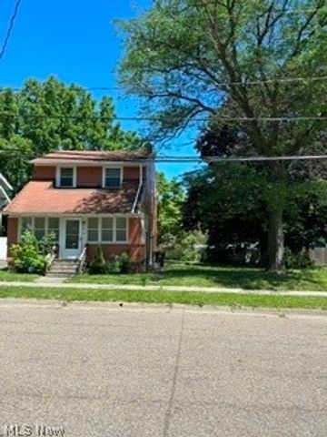 1113 Santee Avenue, Akron, OH 44306