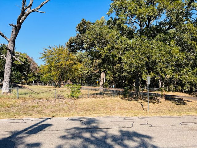 123 Paseo Patricia Street, Gun Barrel City, TX 75156