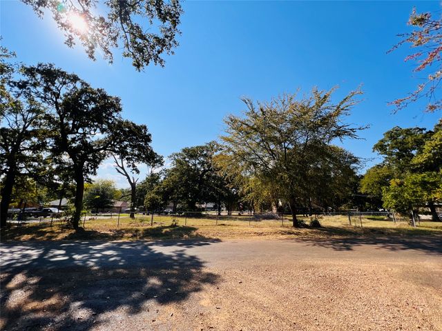 123 Paseo Patricia Street, Gun Barrel City, TX 75156