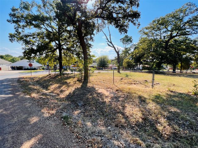 123 Paseo Patricia Street, Gun Barrel City, TX 75156