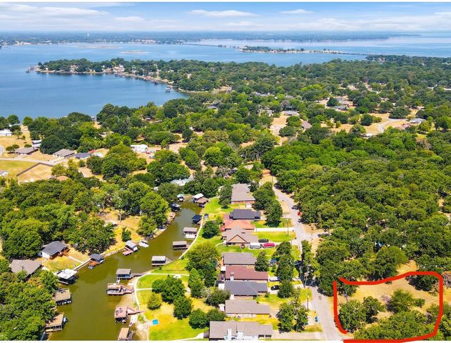 123 Paseo Patricia Street, Gun Barrel City, TX 75156