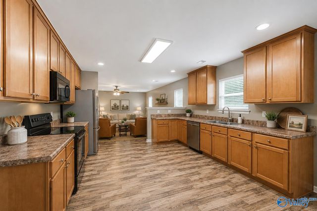 4805 Inglewood Court SE, Owens Cross Roads, AL 35763