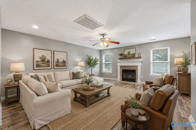 4805 Inglewood Court SE, Owens Cross Roads, AL 35763