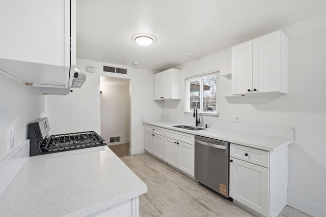 2746 N Cedar Avenue, Fresno, CA 93703