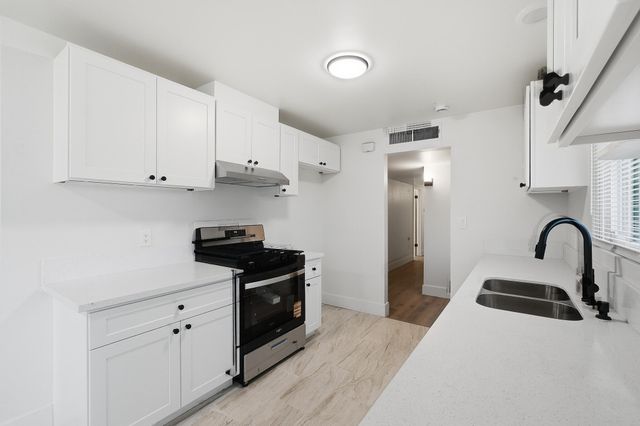 2746 N Cedar Avenue, Fresno, CA 93703