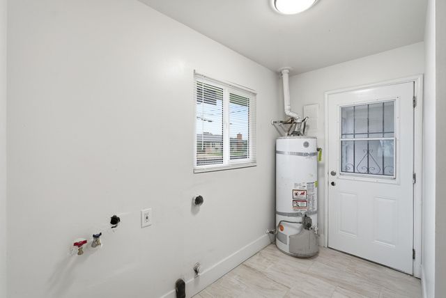 2746 N Cedar Avenue, Fresno, CA 93703