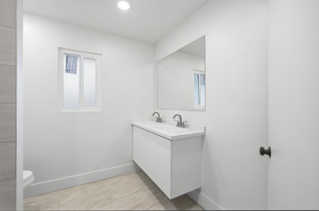 2746 N Cedar Avenue, Fresno, CA 93703