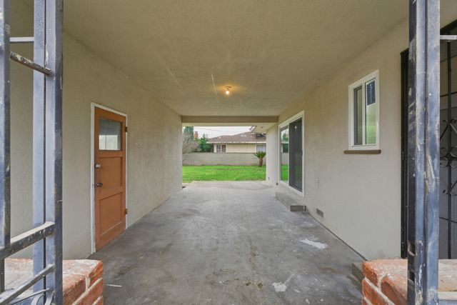 2746 N Cedar Avenue, Fresno, CA 93703