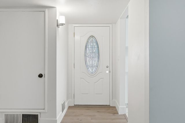 2746 N Cedar Avenue, Fresno, CA 93703