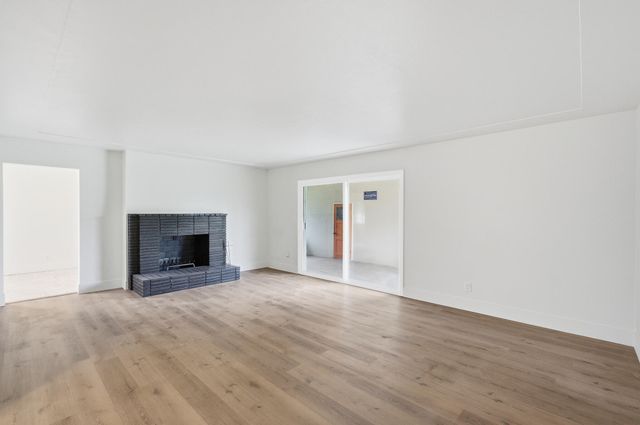 2746 N Cedar Avenue, Fresno, CA 93703