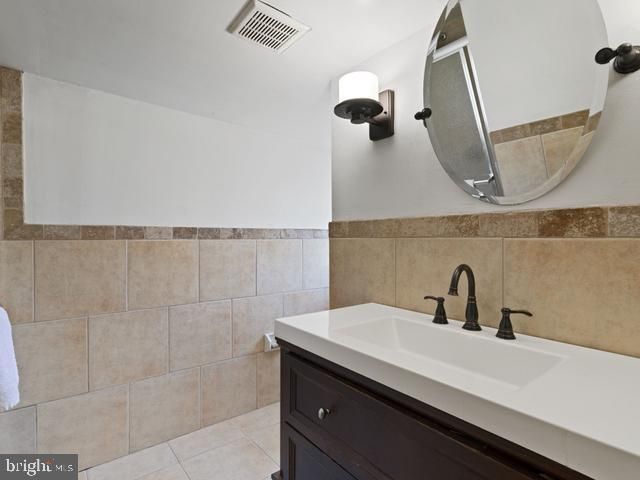 10 HANOVER ROAD, Marlton, NJ 08053
