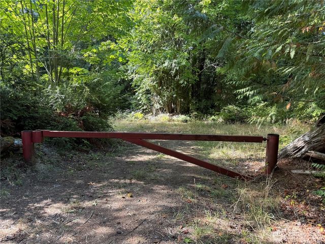 2563 E South Island Drive, Shelton, WA 98584