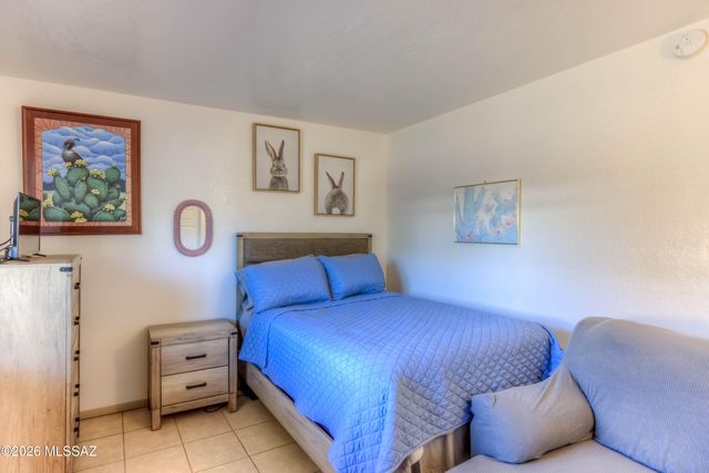 2756 S Oakenshield Way, Tucson, AZ 85730