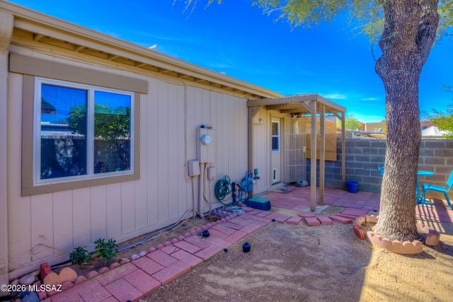 2756 S Oakenshield Way, Tucson, AZ 85730