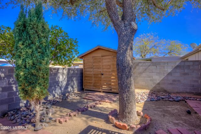 2756 S Oakenshield Way, Tucson, AZ 85730