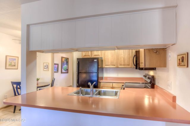 2756 S Oakenshield Way, Tucson, AZ 85730