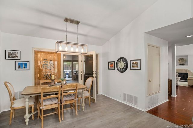 911 Almadin, San Antonio, TX 78258