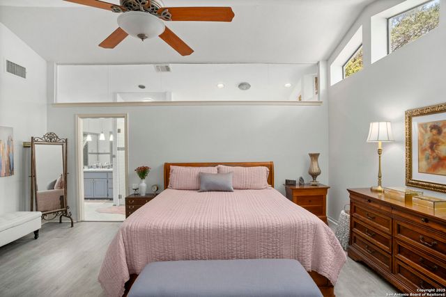 911 Almadin, San Antonio, TX 78258