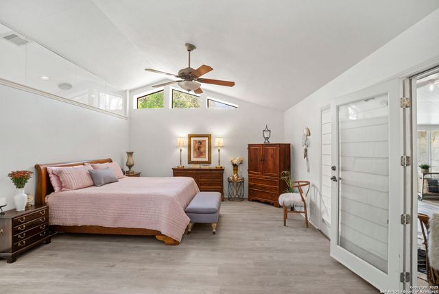 911 Almadin, San Antonio, TX 78258