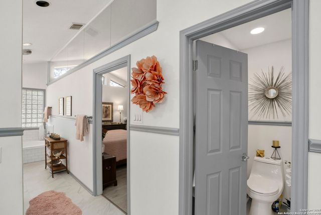 911 Almadin, San Antonio, TX 78258