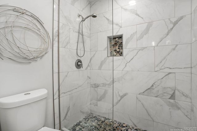 911 Almadin, San Antonio, TX 78258