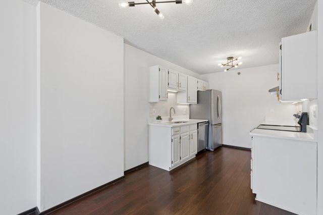 1225 LaSalle Avenue 1701, Minneapolis, MN 55403