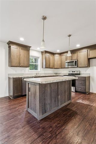 4248 Old Virginia ST, Urbanna, VA 23175