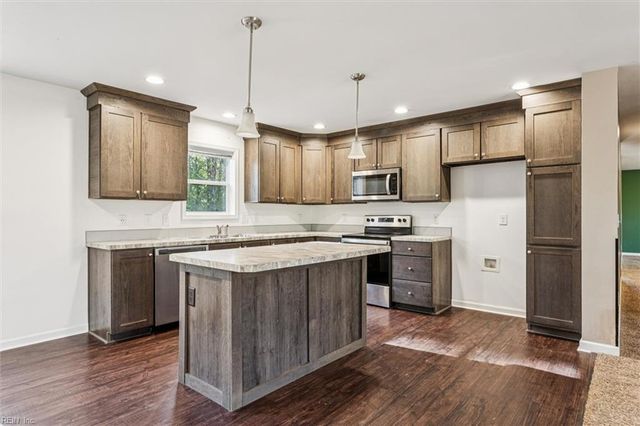 4248 Old Virginia ST, Urbanna, VA 23175