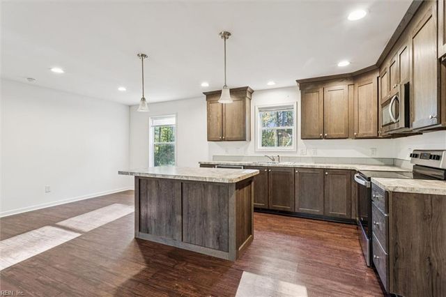 4248 Old Virginia ST, Urbanna, VA 23175