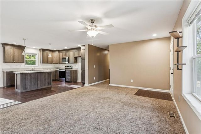 4248 Old Virginia ST, Urbanna, VA 23175