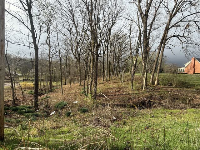 1930 Arlington Rd, Lebanon, TN 37087