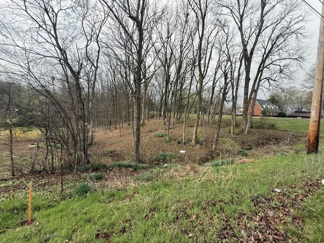 1930 Arlington Rd, Lebanon, TN 37087