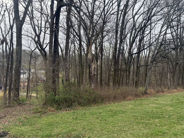 1930 Arlington Rd, Lebanon, TN 37087
