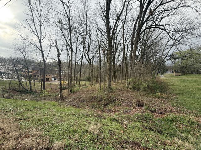 1930 Arlington Rd, Lebanon, TN 37087