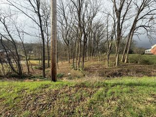 1930 Arlington Rd, Lebanon, TN 37087
