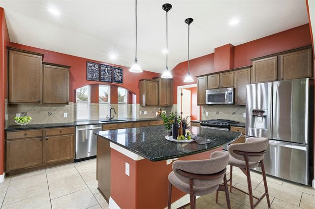 104 Turvey CV, Hutto, TX 78634