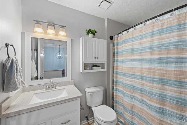 1542 Barrington Court, Lebanon, OH 45036