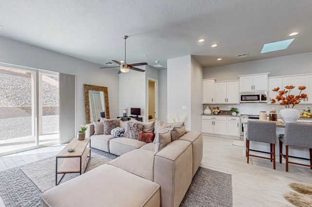 1706 Tesoro Loop NW, Los Lunas, NM 87031