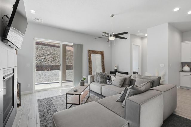 1706 Tesoro Loop NW, Los Lunas, NM 87031