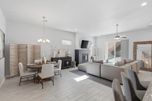 1706 Tesoro Loop NW, Los Lunas, NM 87031